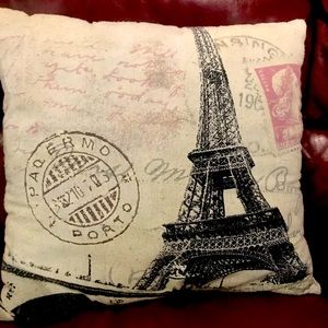 🖤Paris🖤 themed throw pillow 😍